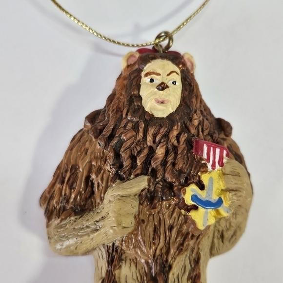 VINTAGE Kurt Alder Wizard of Oz Cowardly Lion Christmas Resin Ornament 1999 - Picture 2 of 6